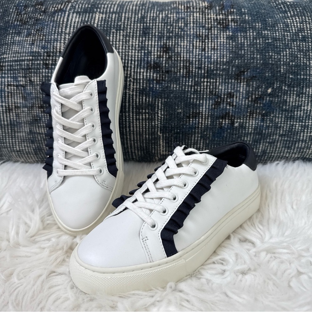Tory Burch Ruffle Sneaker NEW! 6.5 Leather - Picture 1 of 7